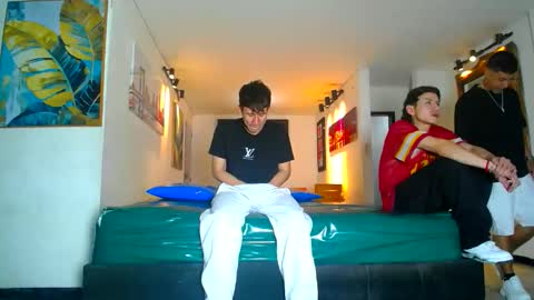THOMAS AND DAMIAND online show from May 2026 01:06:01 PM