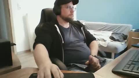 gnik_labinnah online show from March 2026 03:56:01 PM