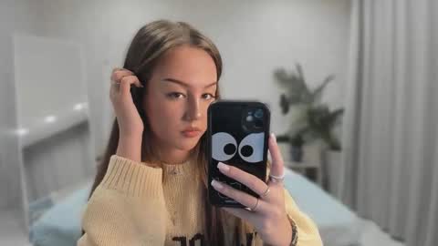 Lina online show from October 2025 08:29:01 AM