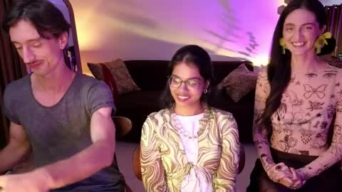   330 UTC2 girls   online show from April 2026 02:34:01 AM