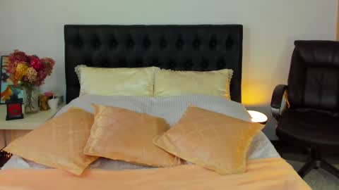 Katrin online show from October 2025 05:39:02 AM