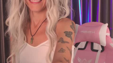 Snapshot of goddess_stars chatting on May 2026 10:44:02 AM Katarina online show from May 2026 10:44:02 AM