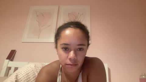 Snapshot of goddesselxo chatting on May 2026 01:24:02 AM Goddess L online show from May 2026 01:24:02 AM