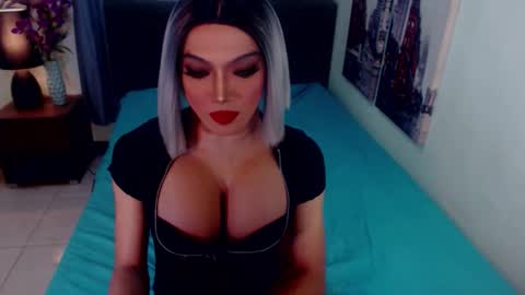 Snapshot of goddessselfsucker chatting on February 2026 05:06:01 AM Lucy Pearl online show from February 2026 05:06:01 AM