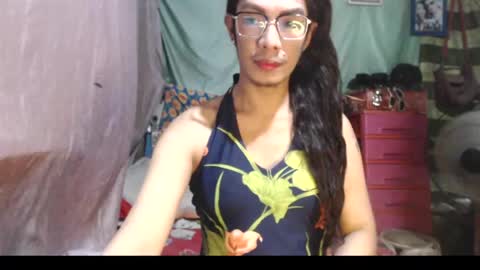 Snapshot of goddesssonyaxxx chatting on June 2026 06:24:02 AM KENNY DOLL online show from June 2026 06:24:02 AM