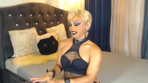Snapshot of goddessxbeatrice chatting on November 2025 10:02:01 PM call me BEA online show from November 2025 10:02:01 PM