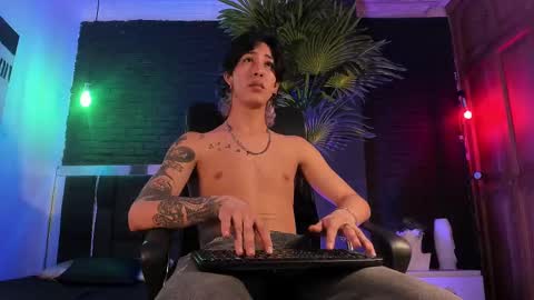 HUAN online show from March 2025 02:15:01 AM