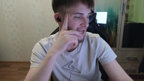 Golden boyyy21 online show from April 2026 09:50:02 PM