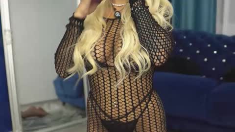 GoldenAmberX online show from September 2025 07:02:02 PM