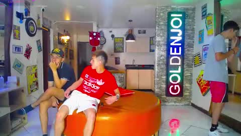 Snapshot of goldenjoi chatting on March 2025 11:44:02 AM GOLDENJOI online show from March 2025 11:44:02 AM