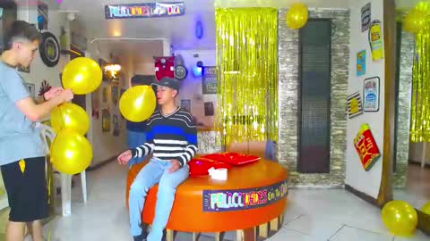 Snapshot of goldenjoi chatting on March 2025 11:40:01 AM GOLDENJOI online show from March 2025 11:40:01 AM