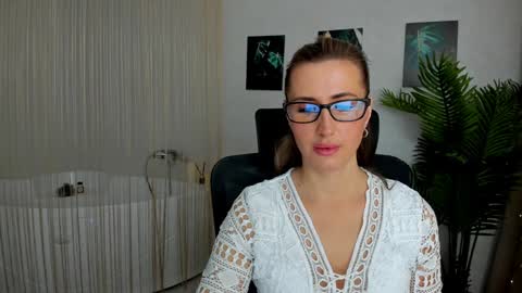 Olivia online show from February 2025 03:33:01 AM