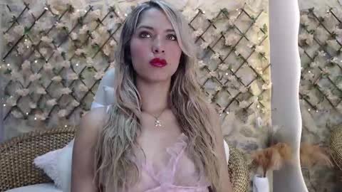 goldenmusee online show from January 2026 01:39:01 PM