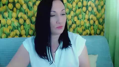 goldmoonn online show from April 2026 12:42:01 PM