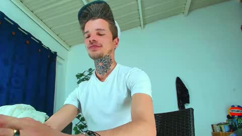 Snapshot of goldy_loyal99 chatting on September 2025 10:12:01 PM Goldy Loyal93 online show from September 2025 10:12:01 PM