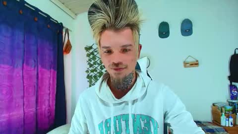 Goldy Loyal93 online show from February 2026 03:22:01 PM