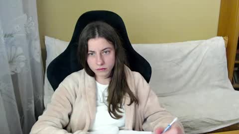 Elizabeth Effie online show from June 2026 05:19:01 PM