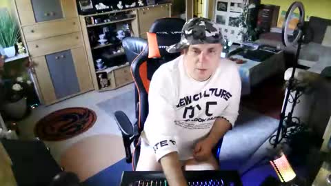 Snapshot of google5001 chatting on October 2025 03:41:01 PM google5001 online show from October 2025 03:41:01 PM