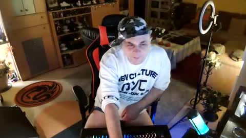 Snapshot of google5001 chatting on October 2025 02:32:01 AM google5001 online show from October 2025 02:32:01 AM