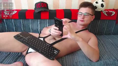 Snapshot of gordonhunt chatting on April 2026 11:52:02 AM Gordon Hunt online show from April 2026 11:52:02 AM