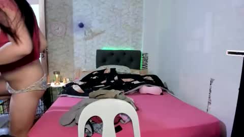 Snapshot of gorgeneviev69 chatting on October 2025 04:37:01 PM geneviev online show from October 2025 04:37:01 PM