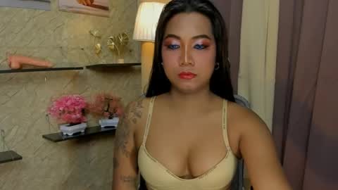 Snapshot of gorgeous_dark_luna chatting on May 2026 05:17:02 PM RIANA online show from May 2026 05:17:02 PM