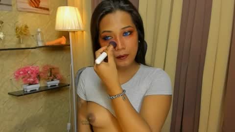 Snapshot of gorgeous_dark_luna chatting on May 2026 04:48:02 PM RIANA online show from May 2026 04:48:02 PM