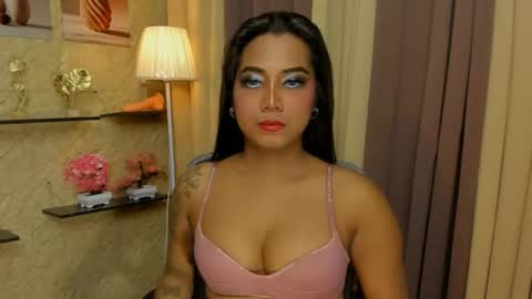 Snapshot of gorgeous_dark_luna chatting on May 2026 05:21:02 PM RIANA online show from May 2026 05:21:02 PM