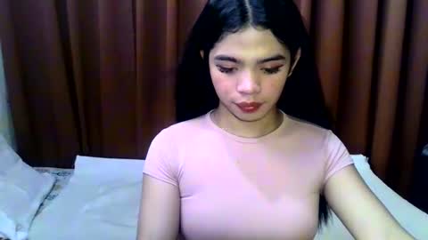 gorgeouspinay_gwen online show from April 2026 01:32:01 AM