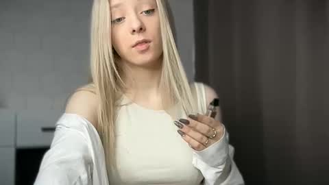 Luna online show from March 2026 02:13:01 AM