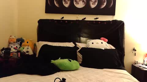 gothbaby305 online show from November 2025 05:48:02 PM