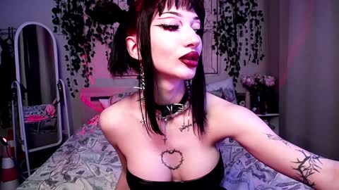 Snapshot of gothdesss chatting on December 2024 11:11:01 PM    online show from December 2024 11:11:01 PM