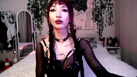 Snapshot of gothdesss chatting on January 2025 03:11:01 AM    online show from January 2025 03:11:01 AM