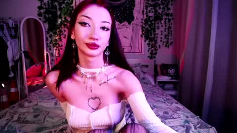 Snapshot of gothdesss chatting on January 2025 01:30:01 AM    online show from January 2025 01:30:01 AM