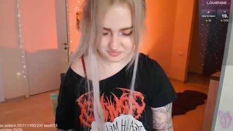 traumfrau Kira angel face devil eyes I SELL A LOT VIDEO IN GALLERY online show from January 2026 02:33:02 PM