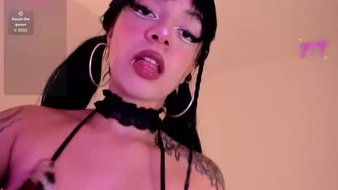 Snapshot of gothv chatting on May 2026 10:52:02 PM Violet online show from May 2026 10:52:02 PM