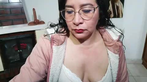 Snapshot of grace_mature_milf chatting on May 2026 11:39:02 AM grace_mature_milf online show from May 2026 11:39:02 AM