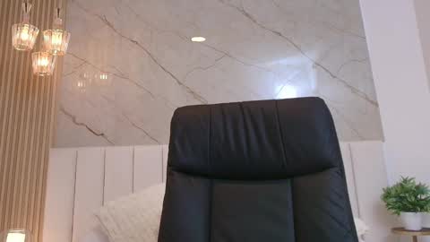 Grace  online show from November 2025 02:21:02 PM