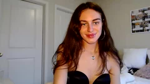 Snapshot of graciesmith27 chatting on February 2025 11:36:02 PM Gracie Smith online show from February 2025 11:36:02 PM