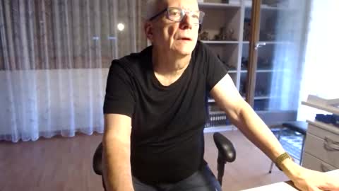 Snapshot of grandpach chatting on May 2026 06:21:01 AM grandpach online show from May 2026 06:21:01 AM