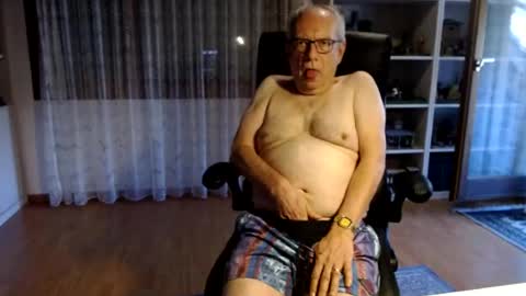 Snapshot of grandpach chatting on July 2026 06:41:02 AM grandpach online show from July 2026 06:41:02 AM