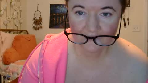 Snapshot of grateful42day chatting on May 2026 01:28:02 PM grateful42day online show from May 2026 01:28:02 PM