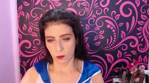 Isabella online show from October 2025 11:42:02 AM