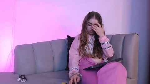 Snapshot of grecia_rouse chatting on February 2025 04:27:01 AM  GRECIA  online show from February 2025 04:27:01 AM