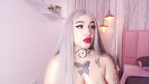 Snapshot of greennbella chatting on January 2025 07:05:01 PM online show from January 2025 07:05:01 PM