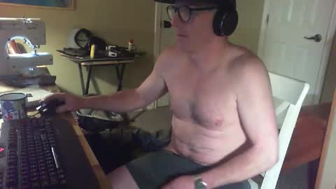 Snapshot of greenrooster1 chatting on November 2025 08:28:02 AM greenrooster1 online show from November 2025 08:28:02 AM