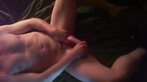 Snapshot of greenrooster1 chatting on January 2026 09:01:01 AM greenrooster1 online show from January 2026 09:01:01 AM