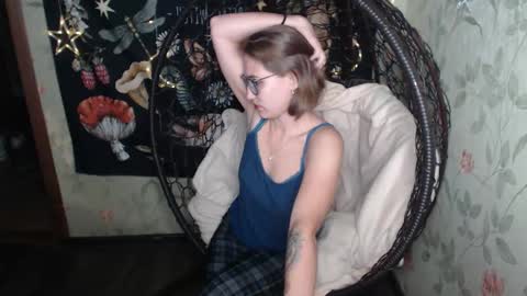 Lina online show from October 2025 12:12:02 PM