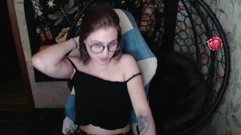 Snapshot of greenwitch9 chatting on May 2026 01:32:02 PM Lina online show from May 2026 01:32:02 PM