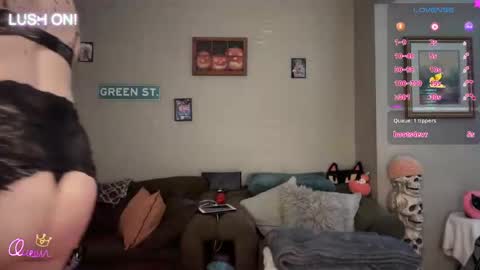 SexQueen Nikki online show from April 2026 10:32:01 PM